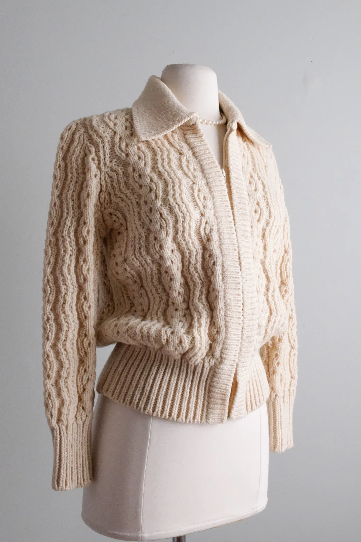 Adorable 1970’s Cable Knit Aran Wool Cardigan Sweater/ Sz M