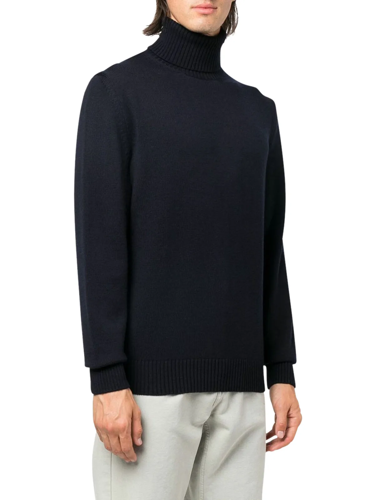 High neck sweater with application